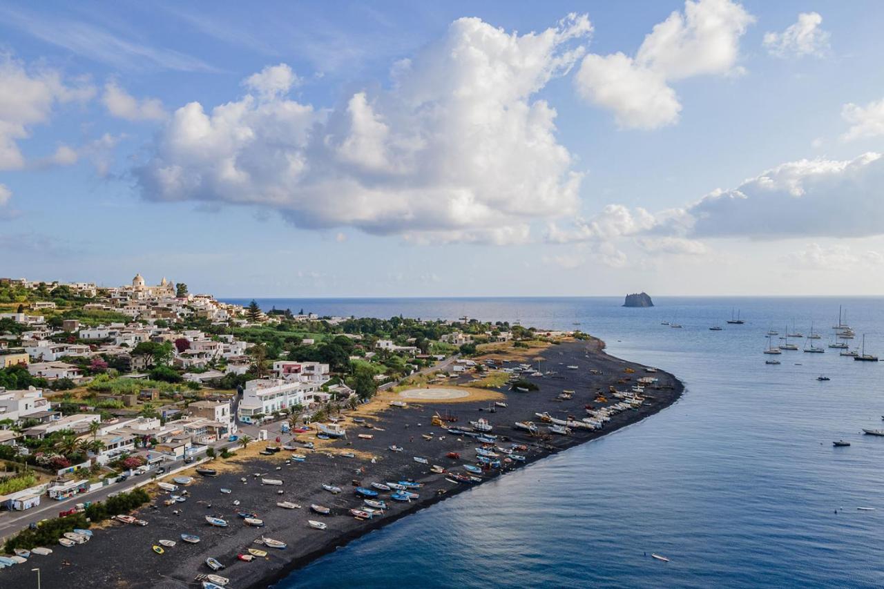 Stromboli Suite Apartment With Terrace Volcano & Sea View 외부 사진
