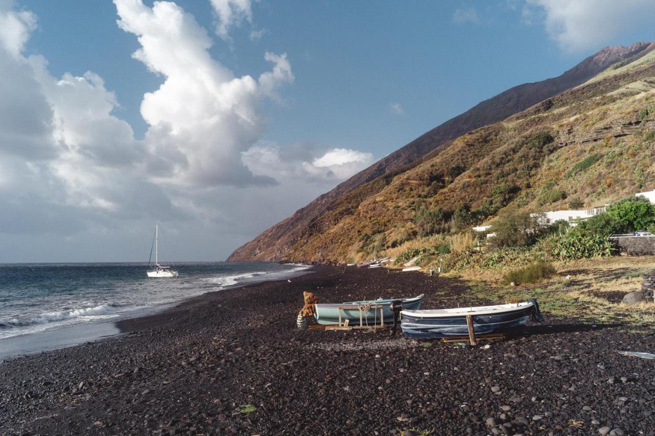 Stromboli Suite Apartment With Terrace Volcano & Sea View 외부 사진